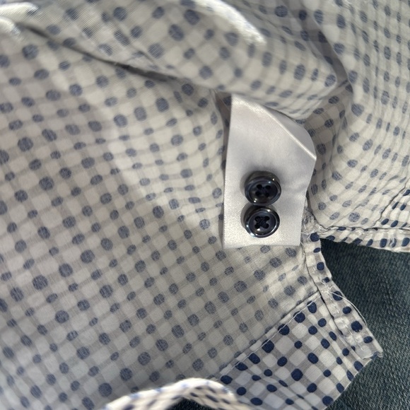Neiman Marcus white w/ blue/gray abstract check cotton button front shirt. Large - Picture 6 of 6